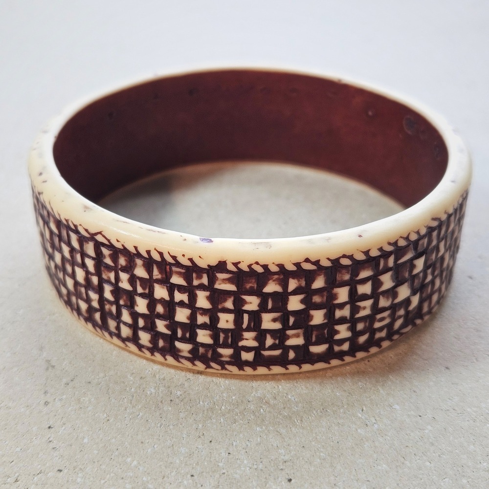 Vintage‎ 70s Cream Brown Basket Weave Resin Bangle Bracelet Chunky Slip On Boho